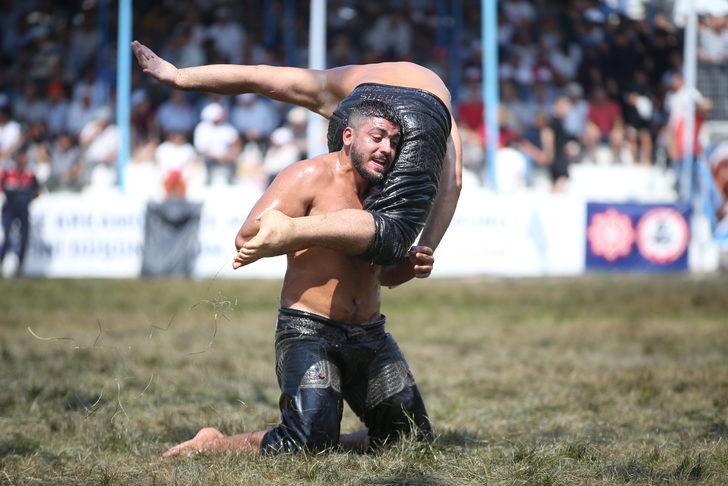 Geleneksel Kurtdereli Yağlı Güreşleri'nin başpehlivanı Yusuf Can Zeybek oldu G2