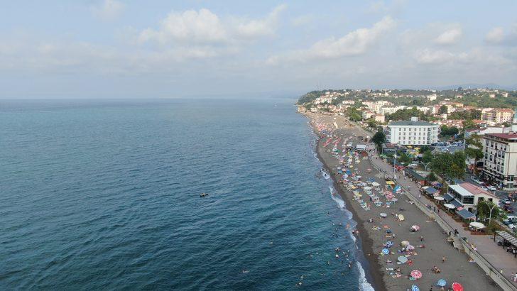 Düzce'de sıcaktan bunalanlar hafta sonu sahillerde yoğunluk oluşturdu G3