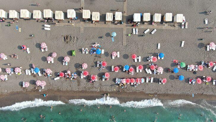 Düzce'de sıcaktan bunalanlar hafta sonu sahillerde yoğunluk oluşturdu G5
