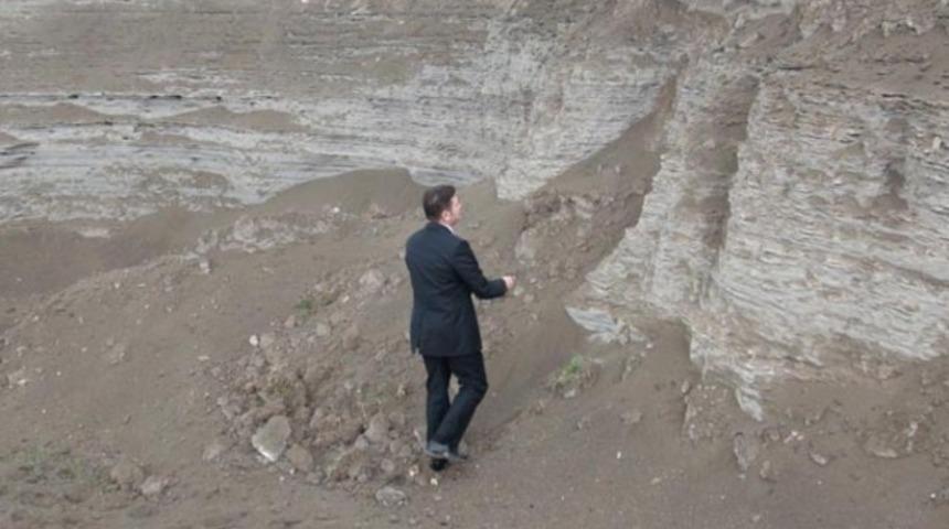Kars’ta Ermenistan sınırında dağ yamacında deniz kabuğu ve kumu şaşırttı