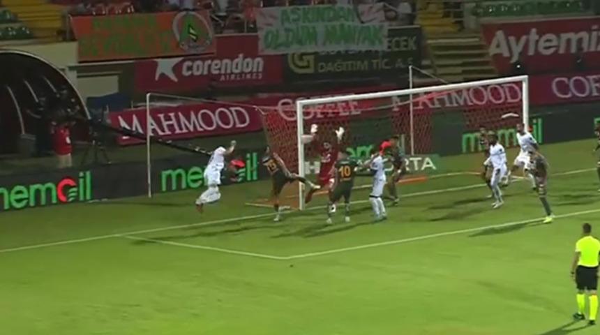 Alanyaspor-Beşiktaş maçında bu sezon bir ilk yaşandı! Weghorst'un müthiş asisti ve N'koudou'nun golü...