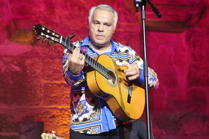 Grup Gipsy Kings ve baş solisti Nicolas Reyes, Aspendos Antik Tiyatrosu'nda sahne aldı G1