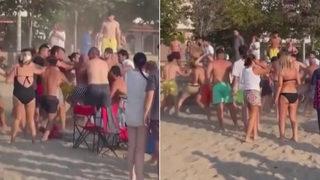 Kandıra'daki plajda ortalık karıştı! Yumruklar havada uçuştu