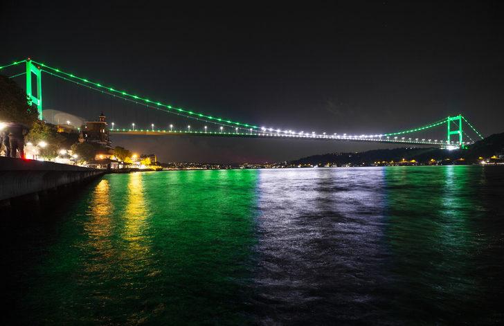Fatih Sultan Mehmet Köprüsü Pakistan bayrağının renklerine büründü G2
