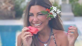 Hamdi Alkan'ın eski eşi Selen Görgüzel süper mini şortuyla poz verdi! Çok değişmişsiniz