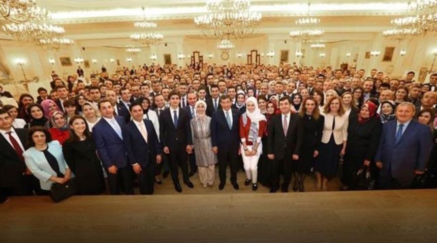 Davutoğlu'ndan yakın çalışma ekibine veda resepsiyonu