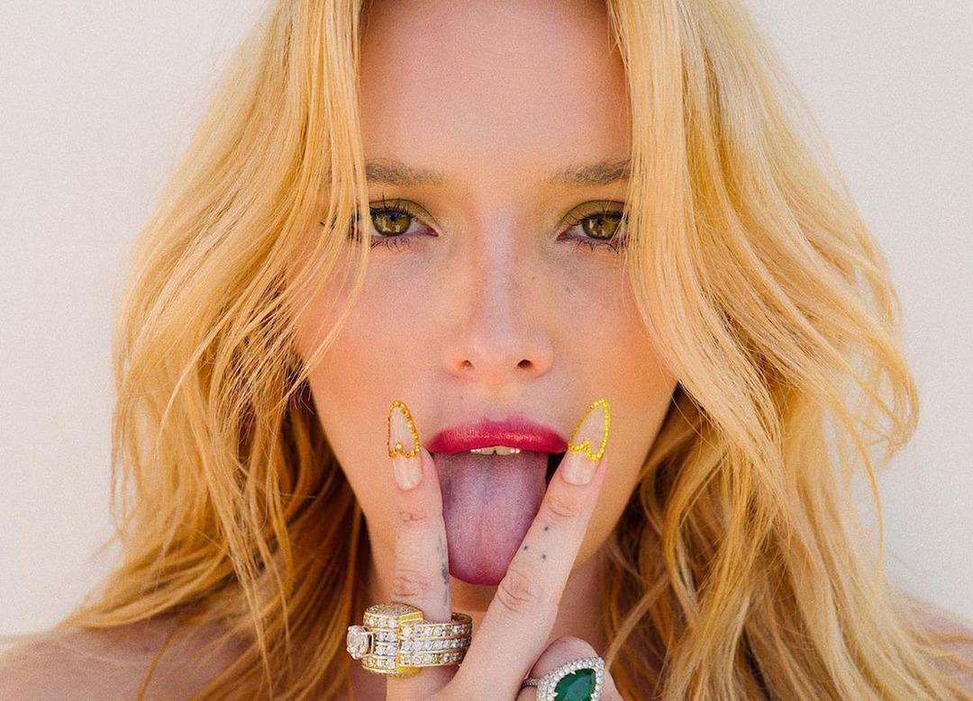 Bella Thorne'dan olay itiraf! "Kendimle &uuml;&ccedil;l&uuml; yapardım"