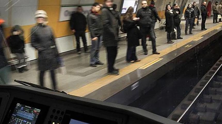Son dakika: İstanbul'da sağanak yağış ulaşımı vurdu! Bazı metro seferleri iptal edildi