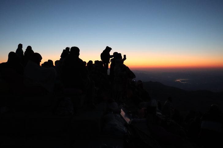 Dünya mirası Nemrut'u hafta sonu 1000 kişi ziyaret etti G2