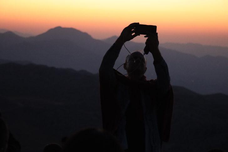 Dünya mirası Nemrut'u hafta sonu 1000 kişi ziyaret etti G4