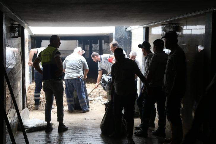 GÜNCELLEME 2 - Bursa'da sağanak hayatı olumsuz etkiledi G4