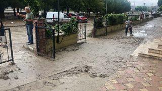 GÜNCELLEME 2 - Bursa'da sağanak hayatı olumsuz etkiledi