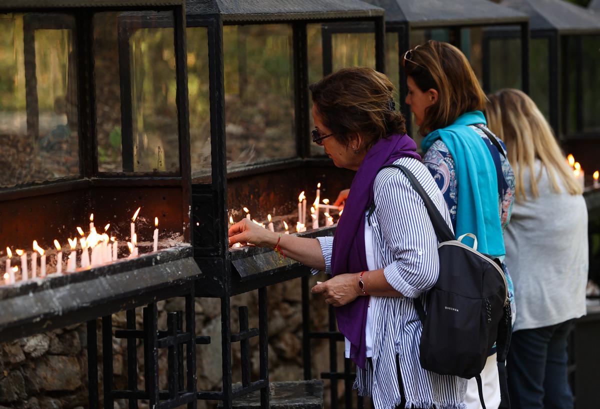 İzmir'deki Meryem Ana Evi'nde "Meryem Ana'nın G&ouml;ğe Y&uuml;kseliş G&uuml;n&uuml;" ayini yapıldı