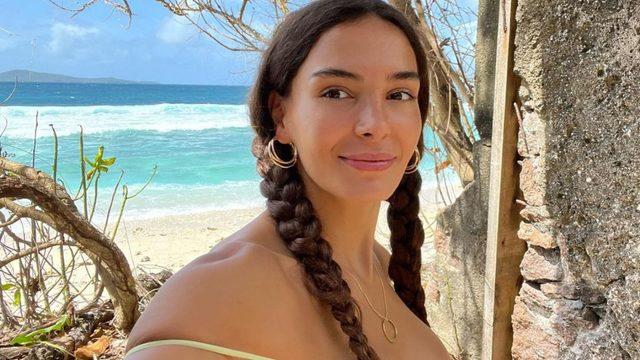 Cedi Osman ile evlenen Ebru Şahin bikinili pozuyla kasıp kavurdu!