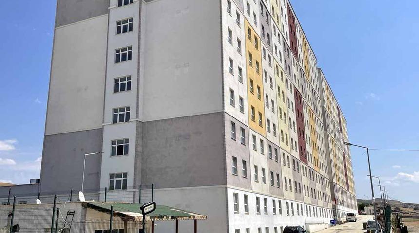 Kırıkkale'de çatıdan düşen işçi ağır yaralandı