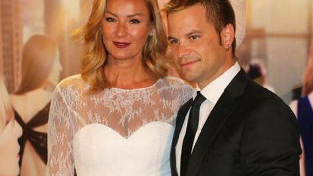 Pınar Altuğ ve Yağmur Atacan'dan aşk pozu! Bana 'Karım olur musun?' diye soralı 15 yıl oldu