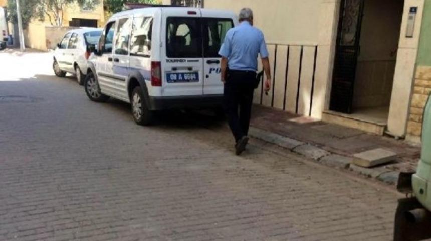 Annesini karnından bıçakladı