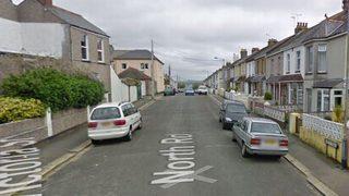 Cinsel ilişki seslerinden rahatsız oldu! Sosyal medyadan komşularını ifşa etti