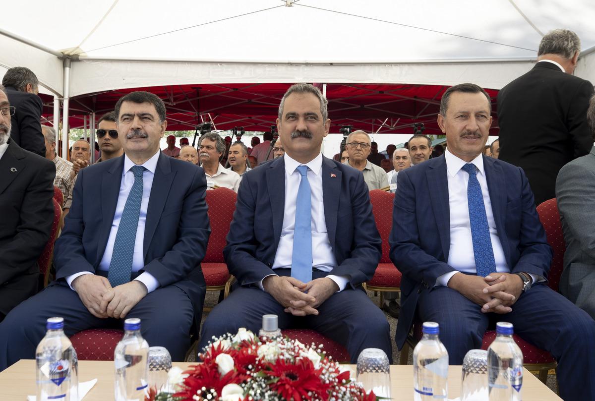 Milli Eğitim Bakanı Mahmut &Ouml;zer, Prof. Dr. Erol G&ouml;ka K&uuml;t&uuml;phanesi'nin a&ccedil;ılışında konuştu:
