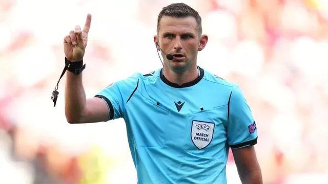 Kopenhag Trabzonspor maçının hakemi Michael Oliver kimdir? Kopenhag Trabzonspor maçının hakemi Michael Oliver nereli ve kaç yaşında?