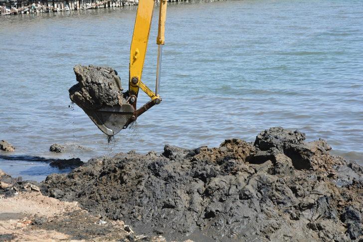 Van Gölü'nde dip çamuru temizliği G4