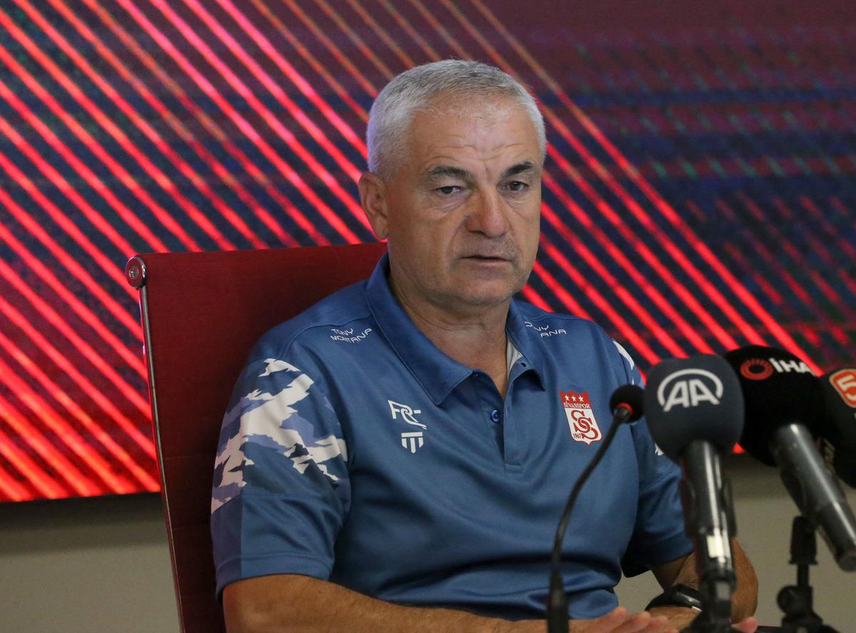 Sivasspor Teknik Direkt&ouml;r&uuml; &Ccedil;alımbay'dan transfer değerlendirmesi: