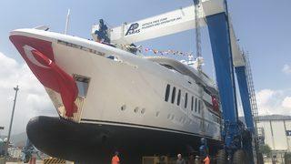 Antalya'da 47 metrelik mega yat denize indirildi
