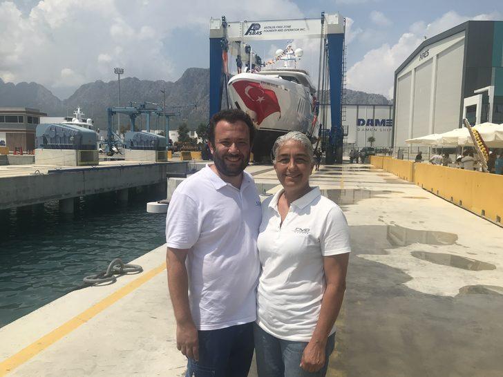 Antalya'da 47 metrelik mega yat denize indirildi G3