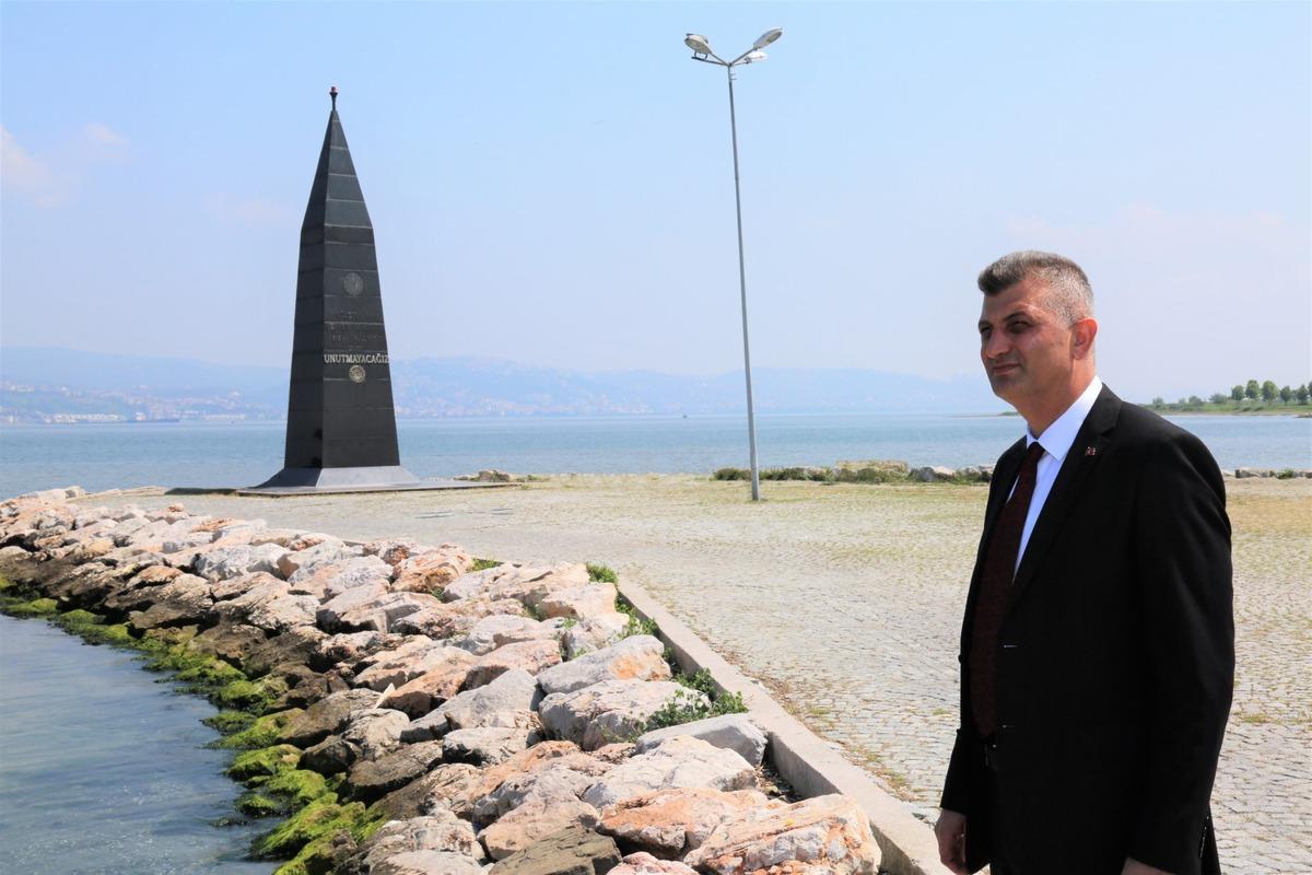 "Asrın felaketi"ni yaşayan G&ouml;lc&uuml;k, depremin izlerini sildi