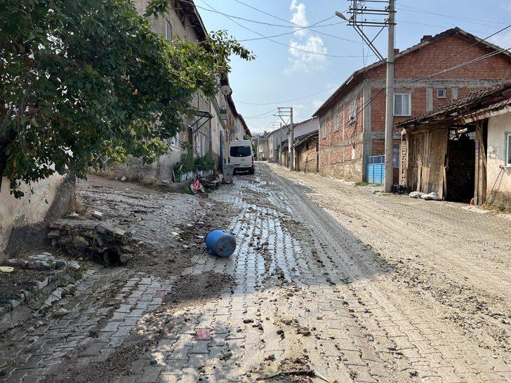 Kütahya'da sağanak bir köyde sele neden oldu G4