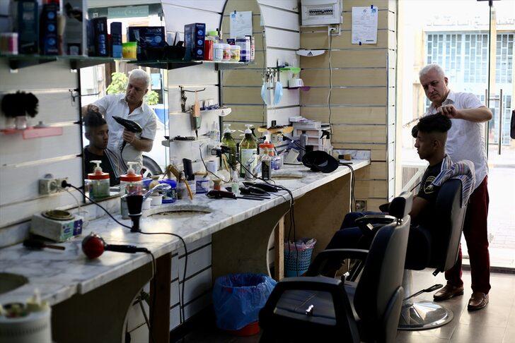 Defalarca konsolosluktan arayıp dönmesini istediler, roketler düşerken bile ayrılmadı! Bir ülke o berberi konuşuyor G2