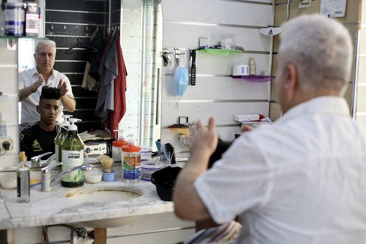 Defalarca konsolosluktan arayıp dönmesini istediler, roketler düşerken bile ayrılmadı! Bir ülke o berberi konuşuyor G4