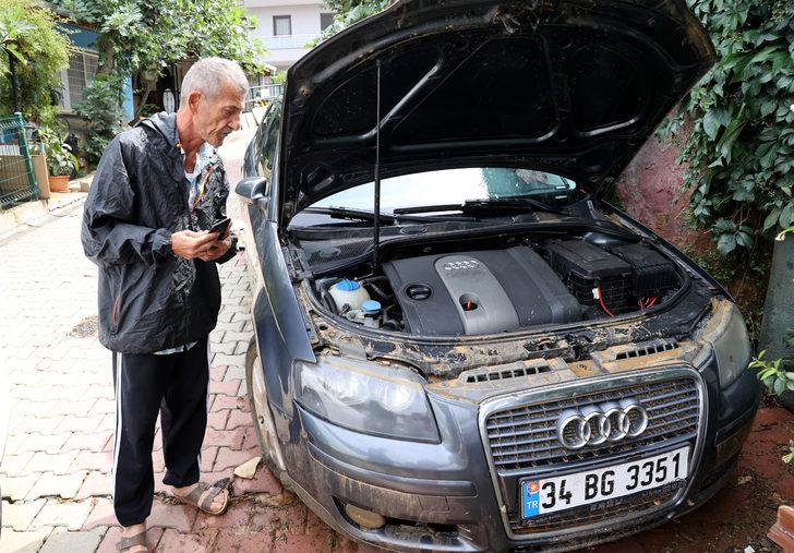Sağanak, İstanbul'da bazı ev ve araçlarda hasara neden oldu G5