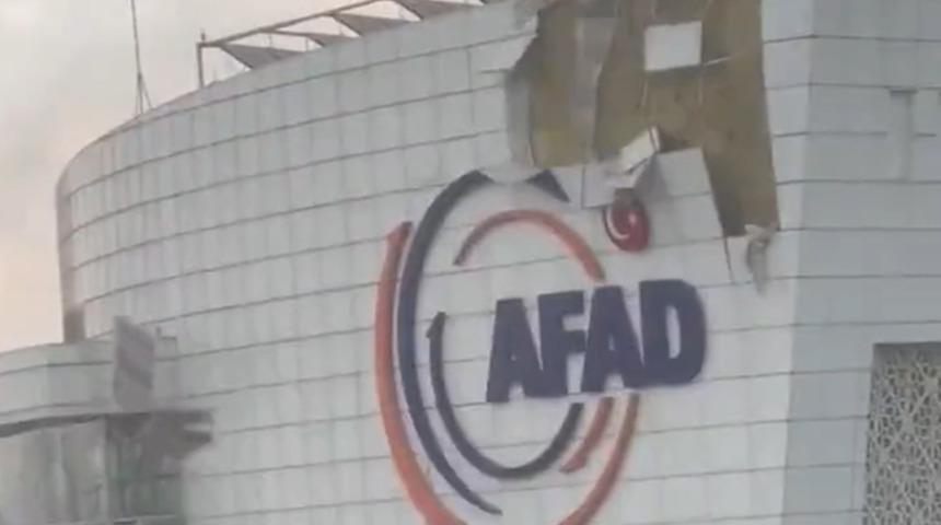 Sosyal medya bu görüntüleri konuşuyor! AFAD'dan açıklama geldi: 'Herhangi bir yapısal hasar bulunmamaktadır'