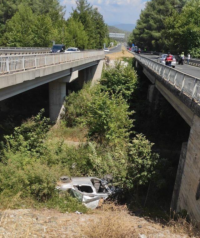 Muğla'da iki otomobilin çarpıştığı kazada 2 kişi yaralandı