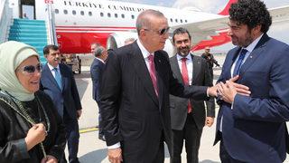 Cumhurbaşkanı Recep Tayyip Erdoğan ve eşi Emine Erdoğan'a Hakan Taşıyan'dan karşılama!