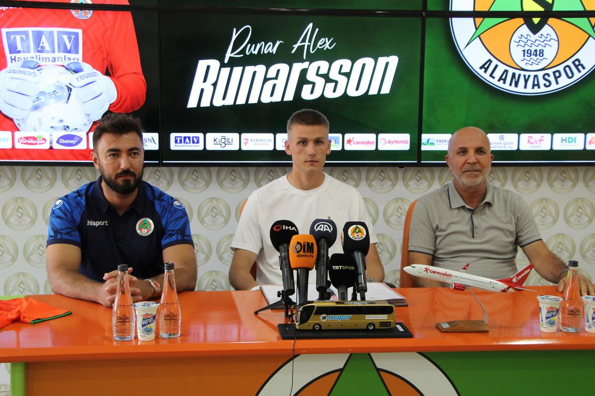 Alanyaspor, Arsenal'den kaleci Runarsson'u bir yıllığına kiraladı: