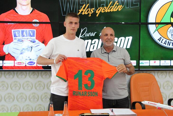 Alanyaspor, Arsenal'den kaleci Runarsson'u bir yıllığına kiraladı: G2