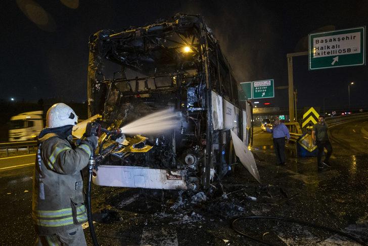 Kuzey Marmara Otoyolu'nda servis minibüsü yandı G3