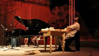 19. Uluslararası Gümüşlük Müzik Festivali'nde Beethoven'ı Anlatmak teatral konseri sahnelendi