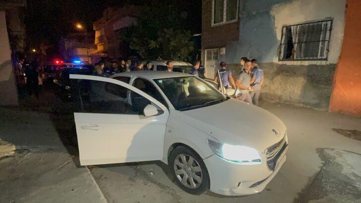 Adana'da polisten kaçmaya çalışan 3 şüpheli kovalamacayla yakalandı