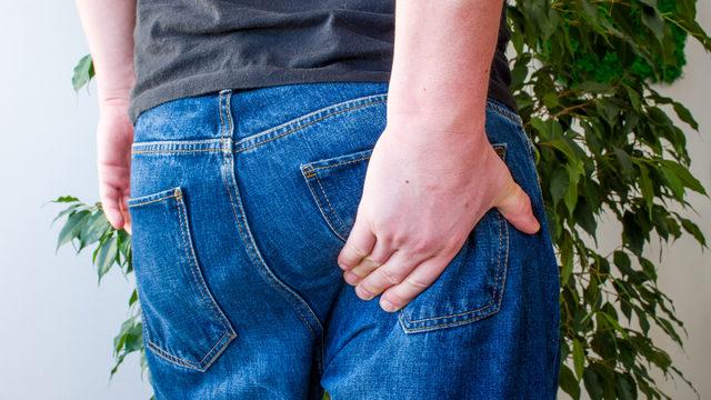 Tuvalette 5 dakikadan fazla duruyorsanız... Her an daha da acı çekmenize neden olabilir! Hemoroid riskini tetikler