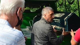 Cem Davran'ın acı günü! Annesi son yolculuğuna uğurlandı