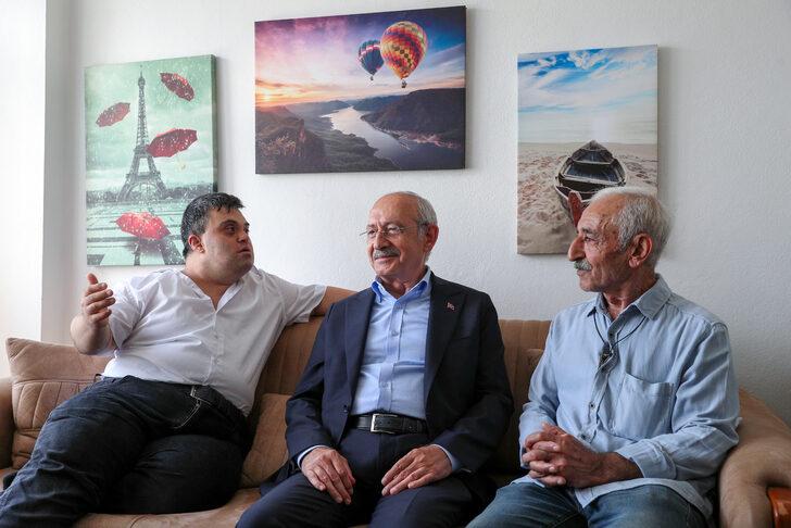 CHP Genel Başkanı Kılıçdaroğlu'ndan down sendromlu bağlama sanatçısı Çağatay Aras'a ziyaret G4