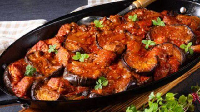 Mevsimi geçmeden mutlaka yapın! Patlıcan musakka tarifi, Patlıcan musakka nasıl yapılır?