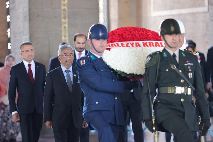 Malezya Kralı Sultan Abdullah Şah, Anıtkabir'i ziyaret etti G2
