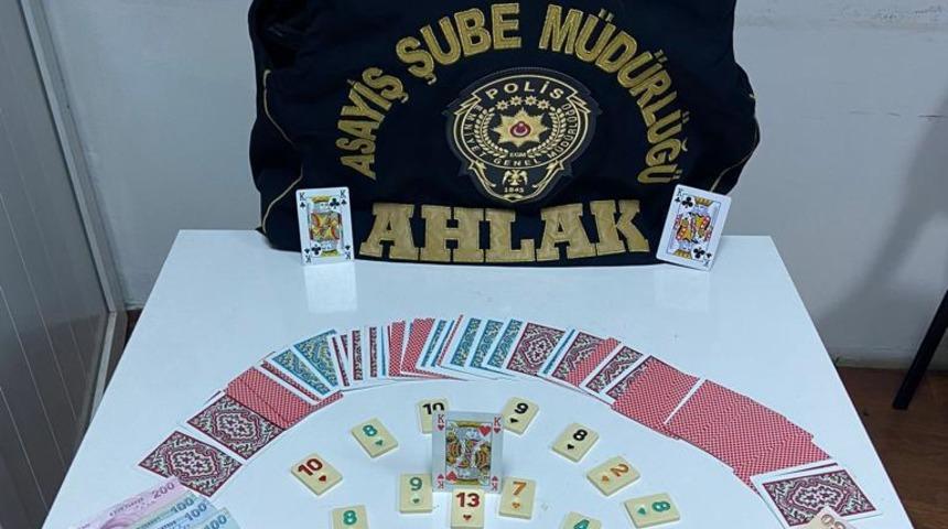 Antalya'da kumar operasyonunda 19 kişi yakalandı