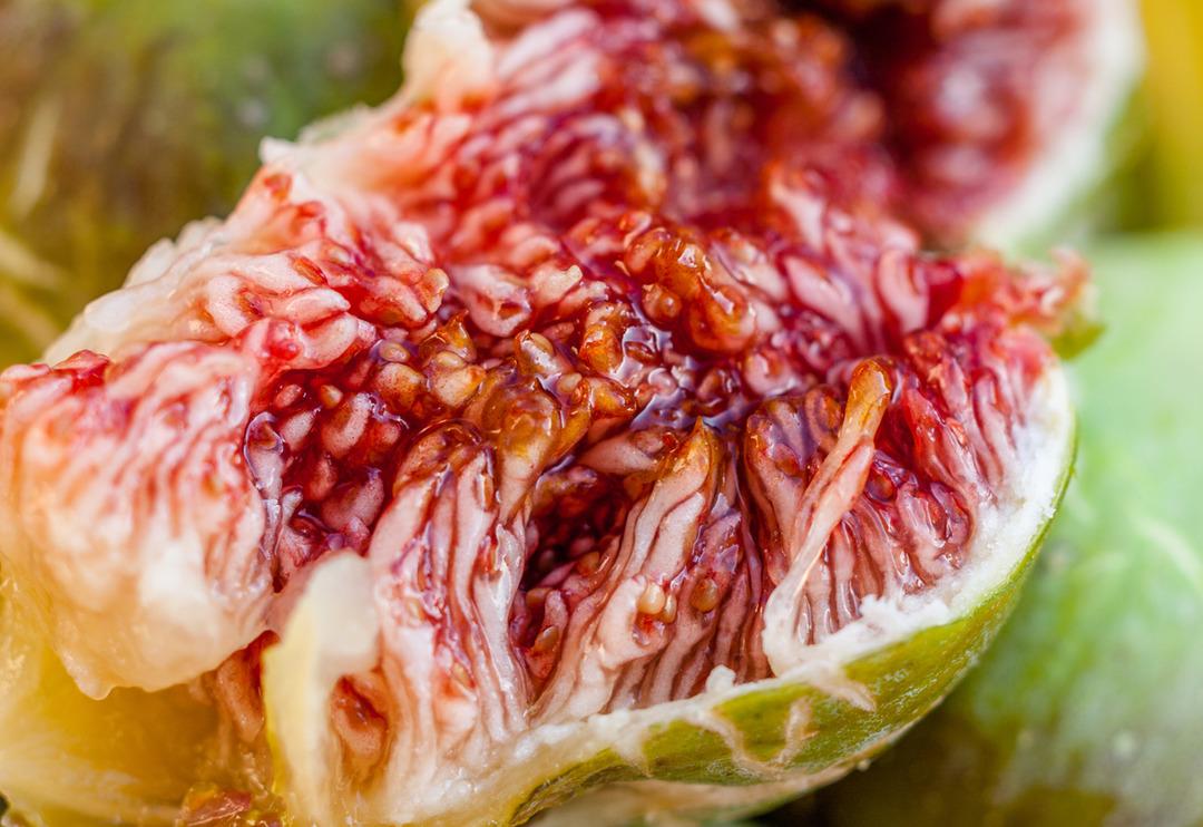 Kabuğuyla birlikte t&uuml;ketin, ardından bir bardak su i&ccedil;in! Kan şekerini anında d&uuml;ş&uuml;r&uuml;r, kabızlığı bitirir, gen&ccedil;leştirir...