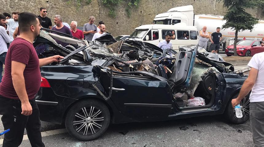 TIR'a arkadan çarpan aracın hali şoke etti! Trabzon'da feci kaza: 3'ü çocuk, çok sayıda yaralı var