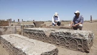Ahlat Selçuklu Meydan Mezarlığında 41 yeni mezar ortaya çıkarıldı